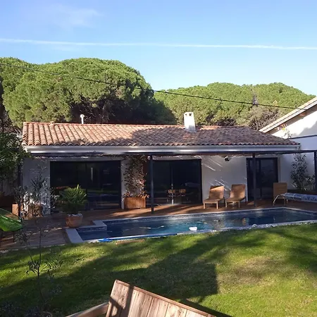 Corner Of Paradise With Heated Swimming Pool
