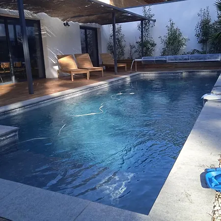 Villa Corner Of Paradise With Heated Swimming Pool