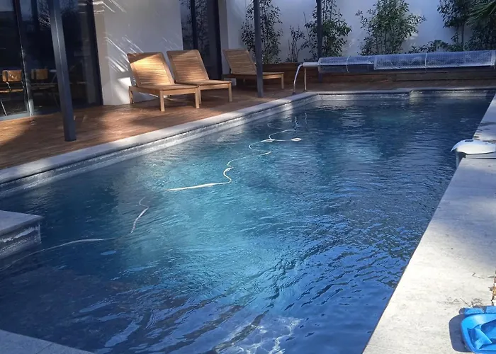 Βίλα Corner Of Paradise With Heated Swimming Pool